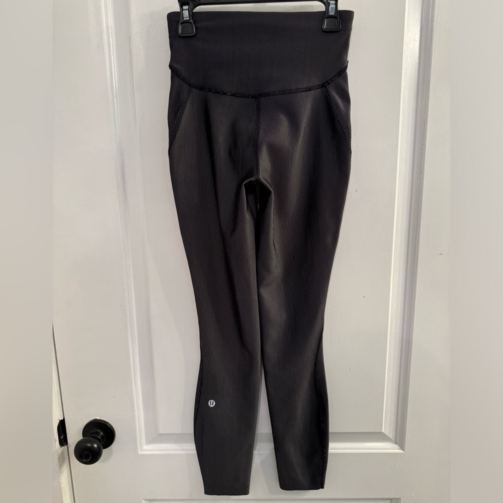 Lululemon Base Pace High-Rise Tight 25" *Two-Tone Ribbed Black / Gull Grey
